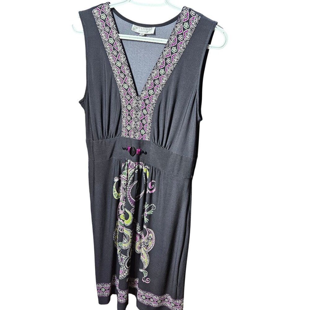 Studio I Petite V-Neck Sleeveless Dress With Embellished Waist & Paisley Print